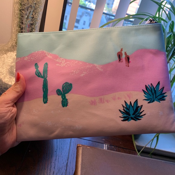 ⛔️SOLD⛔️Authentic Kate Spade CAR-CUTE Zip pouch - Picture 6 of 8